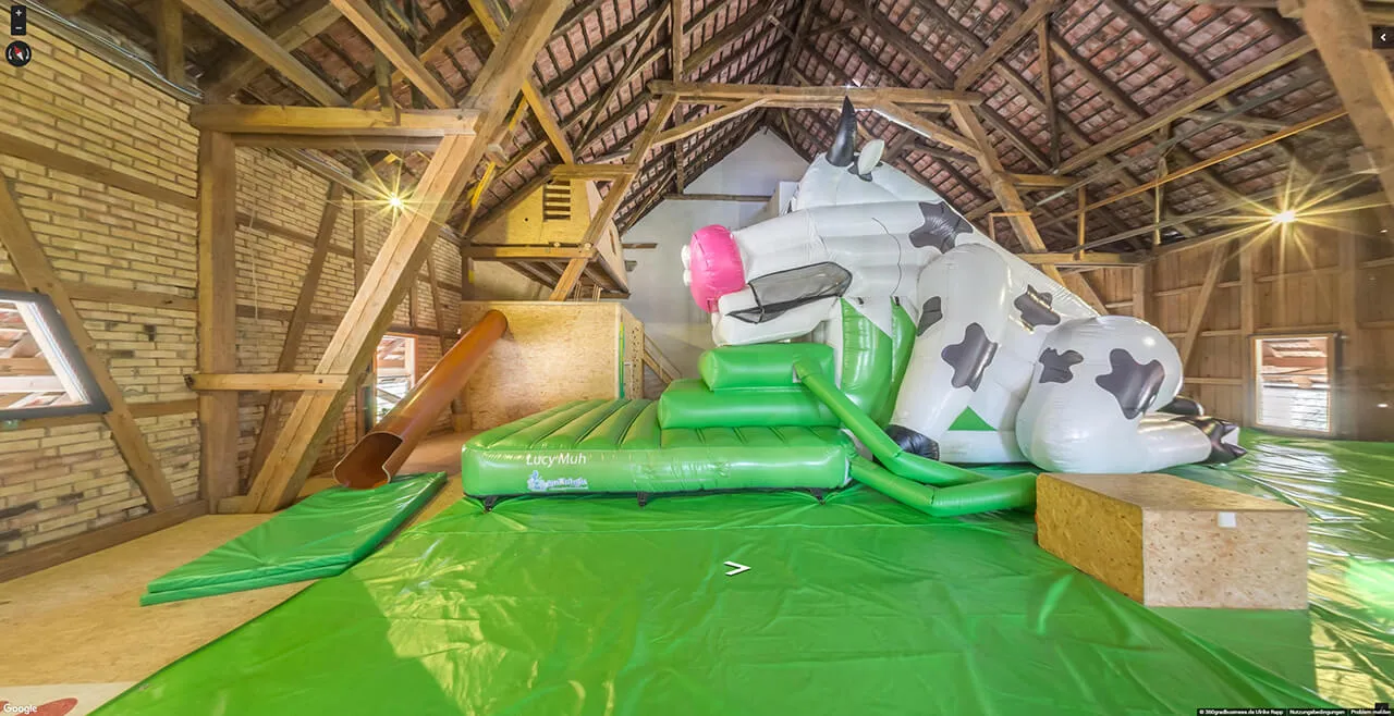 Vedere: sala de joacă de aventură Spielscheune de la Gut Hügle